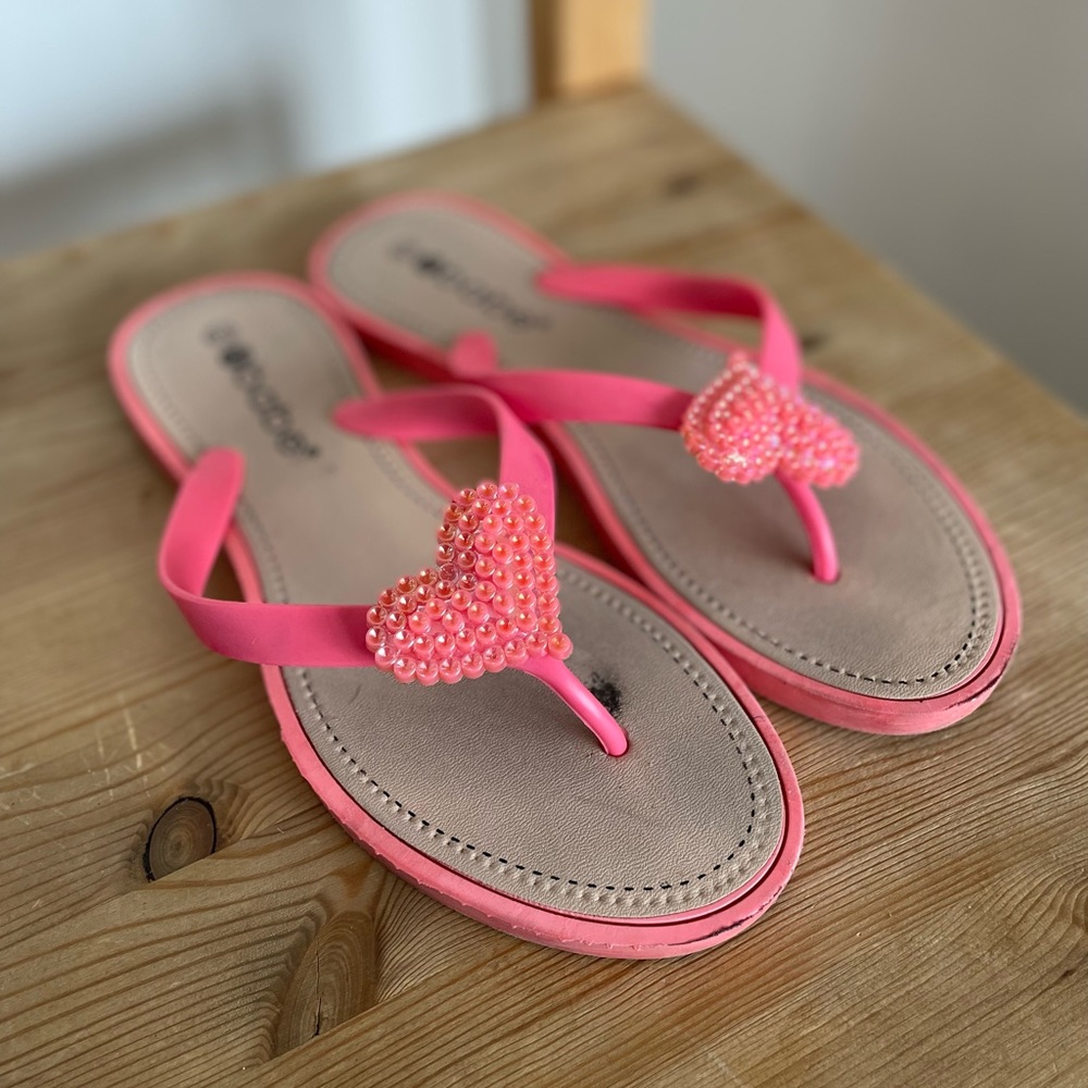 Bebe's flip flops